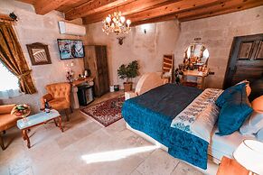 Zeus Cave Suites