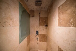 Zeus Cave Suites