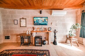 Zeus Cave Suites