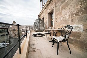 Zeus Cave Suites