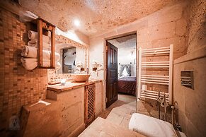Zeus Cave Suites