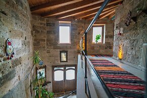 Zeus Cave Suites