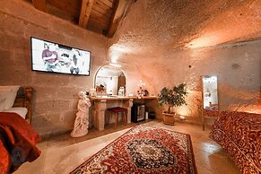 Zeus Cave Suites