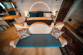 Zeus Cave Suites