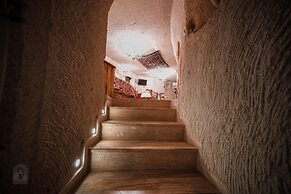 Zeus Cave Suites