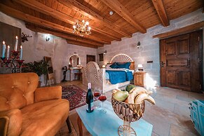 Zeus Cave Suites