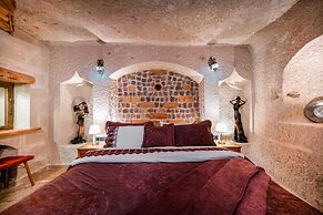 Zeus Cave Suites