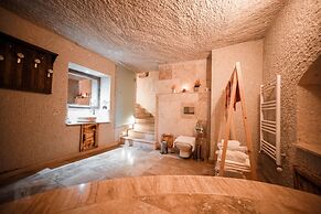 Zeus Cave Suites