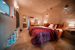 Zeus Cave Suites