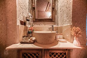 Zeus Cave Suites