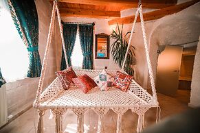 Zeus Cave Suites