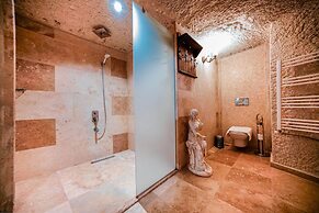 Zeus Cave Suites