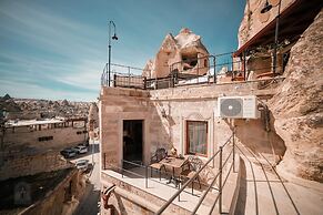 Zeus Cave Suites