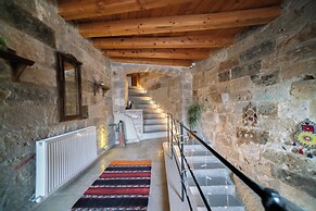 Zeus Cave Suites