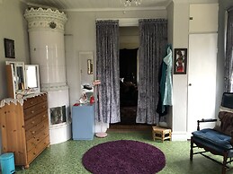 2-bed Apartment Overlooking the River