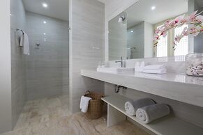 Skye Beach Hotel