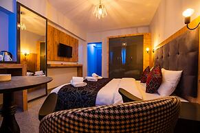 Otel 374