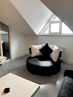 Otel 374