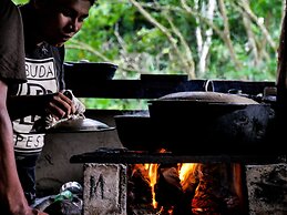 Ditsowou Lodge & Tours