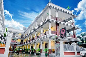 City Light Hotel