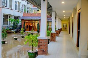 City Light Hotel