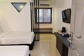 Loyy Hotel - Hostel