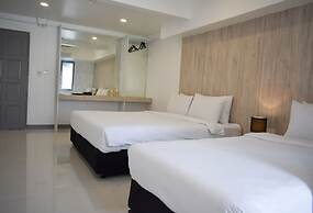 Loyy Hotel - Hostel