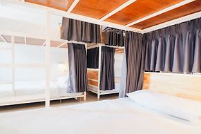 Loyy Hotel - Hostel