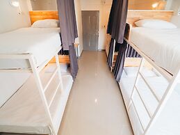 Loyy Hotel - Hostel