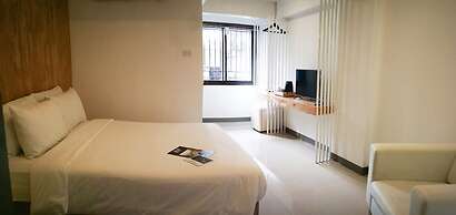 Loyy Hotel - Hostel