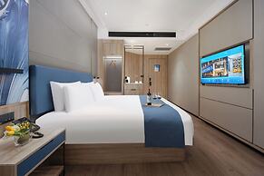 Naive S Hotel