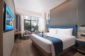 Naive S Hotel