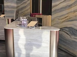 Naive S Hotel
