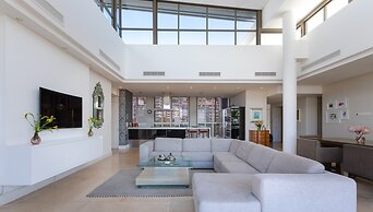 Penthouse 702 Kylemore B