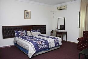 Seleen Hotel Suites