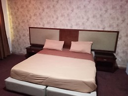 Seleen Hotel Suites