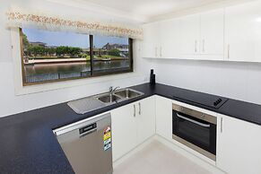 Lake House on Elouera