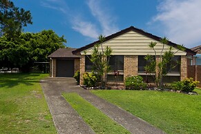 Lake House on Elouera