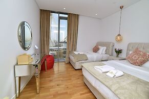 4BR Apt on Bluewater Island