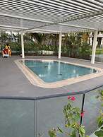 4BR Apt on Bluewater Island