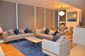 4BR Apt on Bluewater Island