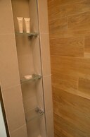 4BR Apt on Bluewater Island