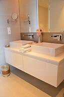 4BR Apt on Bluewater Island