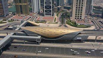 Luxury 4BR Apartment in Horizon Towers