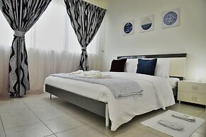 Luxury 4BR Apartment in Horizon Towers