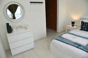 Luxury 4BR Apartment in Horizon Towers