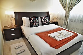 Luxury 4BR Apartment in Horizon Towers