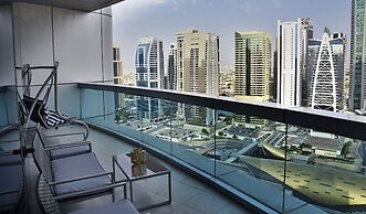 Luxury 4BR Apartment in Horizon Towers