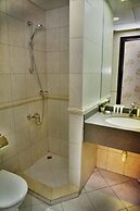 Luxury 4BR Apartment in Horizon Towers