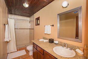 Caribbean Breeze 6b 2 Bedroom Condo by RedAwning